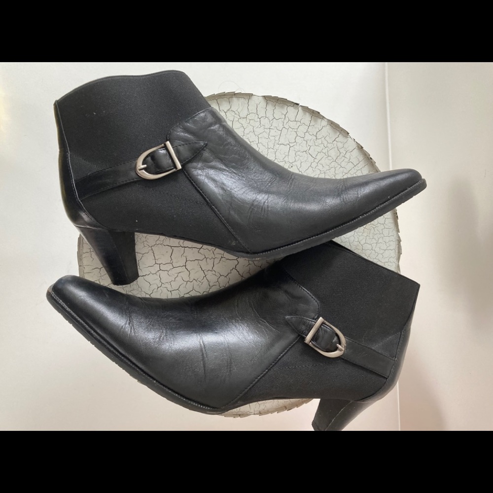 PREVATA Black Leather/Stretch Ankle Boot.9.5